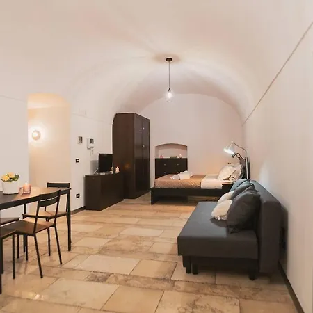 -suite ❉marmor - Elegante Casa Storica ❉ דירה טרני